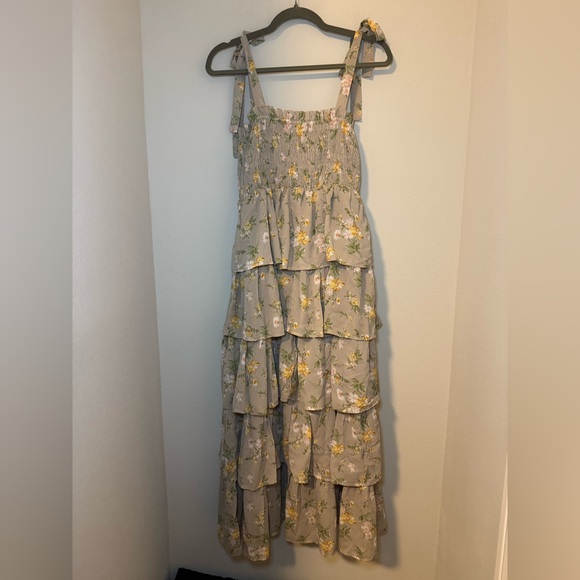 NWT Crescent Floral Tiered Dress in Beige and Yellow - Picture 2 of 7